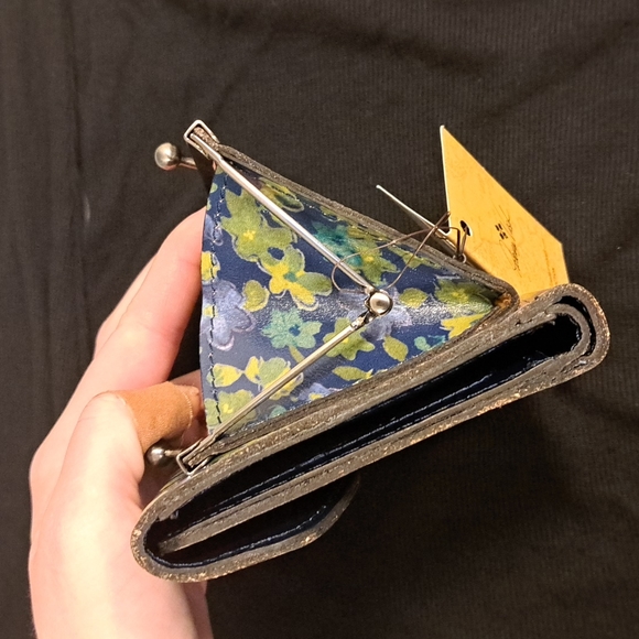 NWT Patricia Nash "Denim Blues" Reiti Wallet - Picture 9 of 16